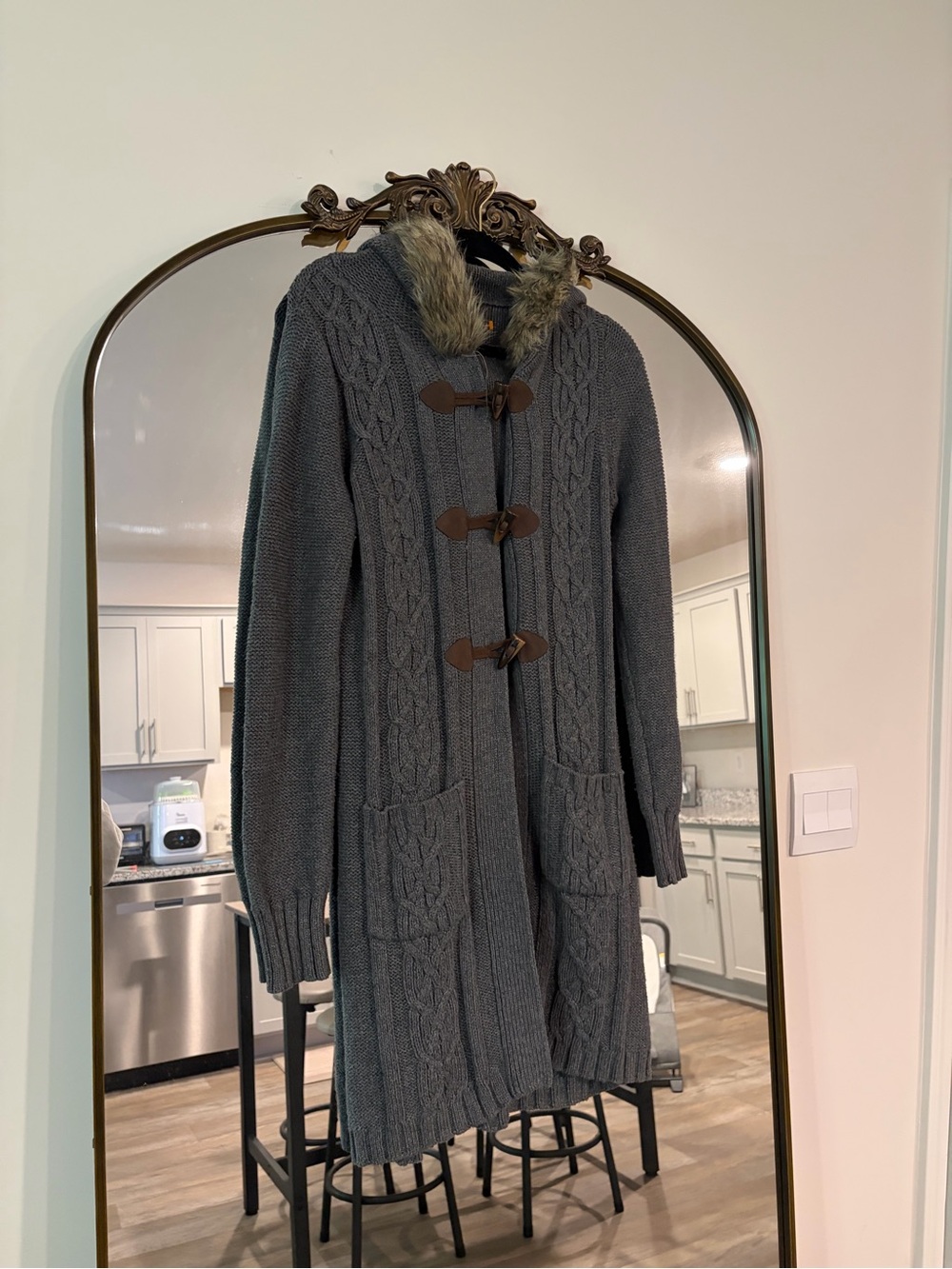 Old Navy Gray Cable-Knit Hooded Toggle Cardigan with Faux Fur Trim Size Small